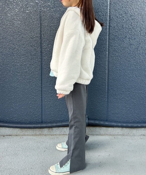 Right-on(ライトオン)の「【VIVIAN BLUE】キッズ ストレッチ サイドスリット フレアパンツ (通園通学 / お着替え簡単 / 洗濯機OK)(その他パンツ・キッズ・ダークグレー/ブラック/ライラック・110/120/130/140/150/160)」の16枚目の写真