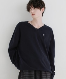 LILL（リル）の「Vネック/クルーネックワンポイントロゴハイゲージコットンミックスニット（ニット/セーター）」