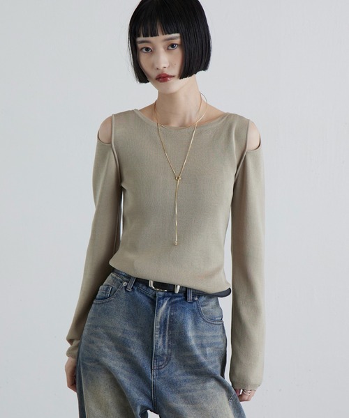 Lui's(ルイス)の「ボートネックショルダーデザインニットトップス(ニット/セーター・レディース・ブラウン/ベージュ/ブラック・FREE)」の3枚目の写真