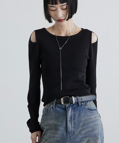 Lui's(ルイス)の「ボートネックショルダーデザインニットトップス(ニット/セーター・レディース・ブラウン/ベージュ/ブラック・FREE)」の6枚目の写真