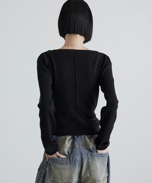 Lui's(ルイス)の「ボートネックショルダーデザインニットトップス(ニット/セーター・レディース・ブラウン/ベージュ/ブラック・FREE)」の8枚目の写真