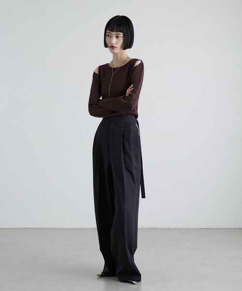 Lui's（ルイス）の「ボートネックショルダーデザインニットトップス（ニット/セーター・レディース・ブラウン/ベージュ/ブラック・FREE）」の22枚目の写真