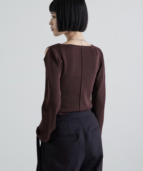 Lui's(ルイス)の「ボートネックショルダーデザインニットトップス(ニット/セーター・レディース・ブラウン/ベージュ/ブラック・FREE)」の20枚目の写真