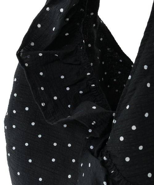 earth music&ecology（アースミュージックアンドエコロジー）の「フリルトライアングルバッグ（ボストンバッグ・レディース・ブラック/アイボリー/イエロー・FREE）」の10枚目の写真