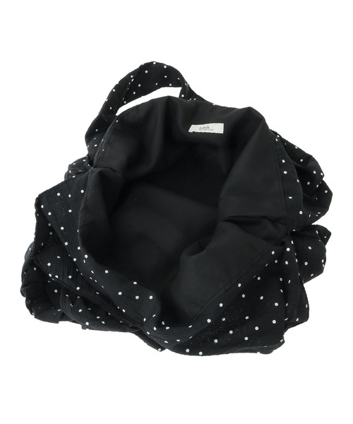 earth music&ecology（アースミュージックアンドエコロジー）の「フリルトライアングルバッグ（ボストンバッグ・レディース・ブラック/アイボリー/イエロー・FREE）」の11枚目の写真