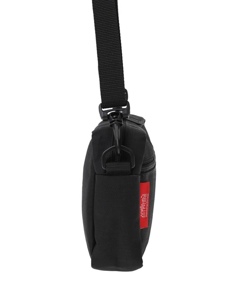 Manhattan Portage(マンハッタンポーテージ)の「JOGGER (L) JPN SAUCY DOG(ショルダーバッグ・メンズ・ブラック・X-SMALL)」の3枚目の写真