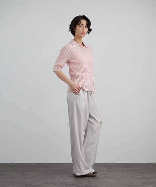 SALON adam et rope'（サロン アダム エ ロペ）の「ワイドリブスキッパーポロシャツ（ポロシャツ・レディース・ピンク/ブラック/オフホワイト・FREE）」の7枚目の写真