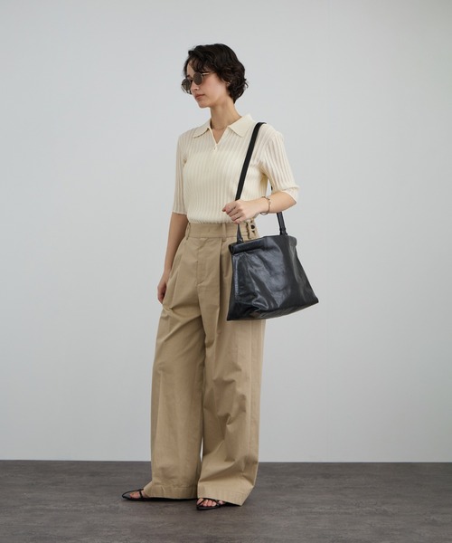 SALON adam et rope'（サロン アダム エ ロペ）の「ワイドリブスキッパーポロシャツ（ポロシャツ・レディース・ピンク/ブラック/オフホワイト・FREE）」の13枚目の写真
