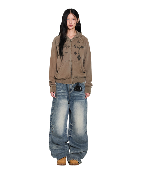 AAKAM（アーカム）の「Pigment Dyed Cross Zip-Up Hoodie (Brown)（パーカー・レディース・その他・2/1）」の3枚目の写真