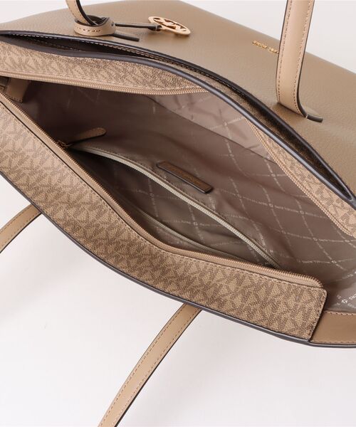 MICHAEL KORS(マイケルコース)の「ARDEN LG TZ TOTE トートバッグ(トートバッグ・レディース・キャメル・FREE)」の4枚目の写真