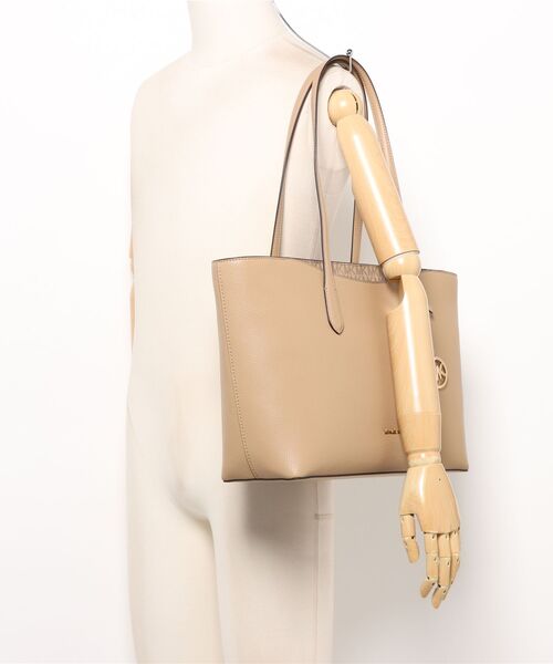 MICHAEL KORS(マイケルコース)の「ARDEN LG TZ TOTE トートバッグ(トートバッグ・レディース・キャメル・FREE)」の5枚目の写真