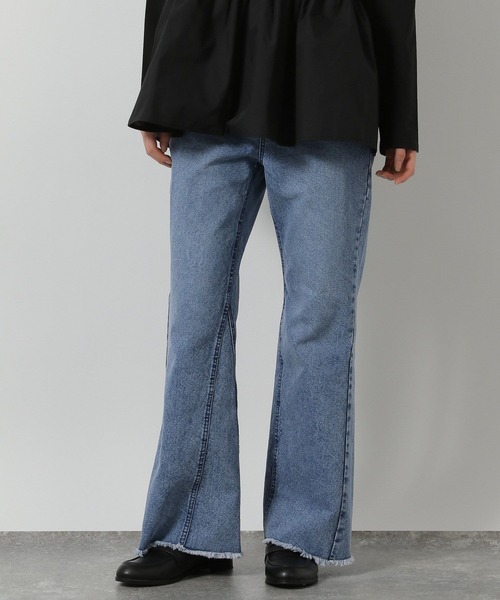 LAKOLE（ラコレ）の「フリンジフレアデニムパンツ /642717（デニムパンツ・レディース・インディゴブルー/ベージュ/ブラック・LARGE/MEDIUM）」の8枚目の写真