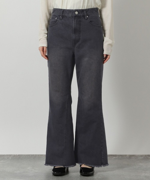 LAKOLE（ラコレ）の「フリンジフレアデニムパンツ /642717（デニムパンツ・レディース・インディゴブルー/ベージュ/ブラック・LARGE/MEDIUM）」の11枚目の写真