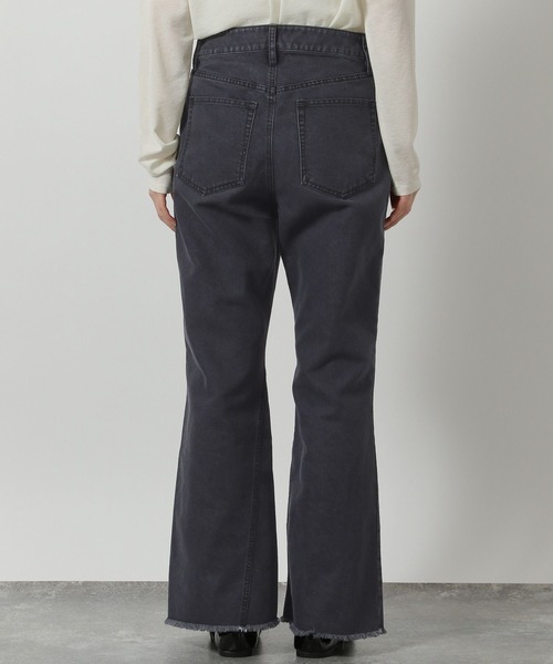 LAKOLE（ラコレ）の「フリンジフレアデニムパンツ /642717（デニムパンツ・レディース・インディゴブルー/ベージュ/ブラック・LARGE/MEDIUM）」の13枚目の写真