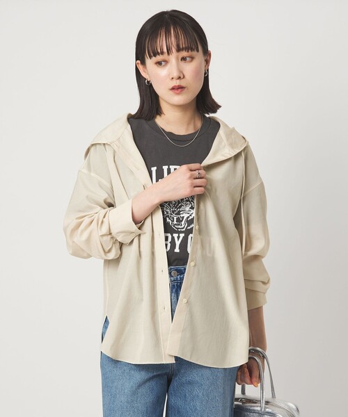 green label relaxing(グリーンレーベルリラクシング)の「フード シャツ UVカット 接触冷感(シャツ/ブラウス・レディース・オフホワイト/モカ/ダークグレー・FREE)」の4枚目の写真