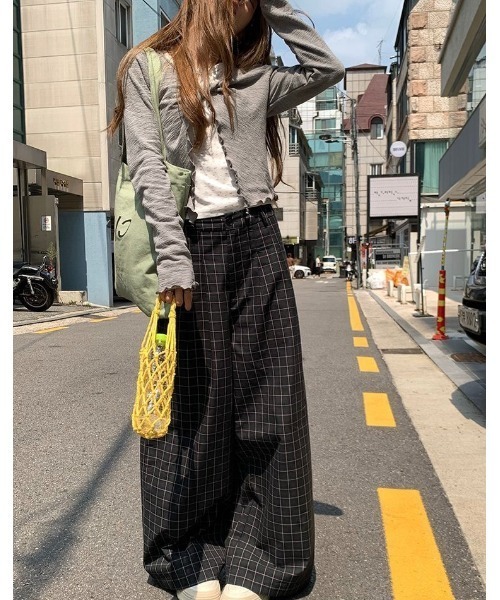 LADY LIKE(レディライク)の「【春夏新作】タンク付きメローステッチトップス2点セット(Tシャツ/カットソー・レディース・グレー/ネイビー・M)」の14枚目の写真