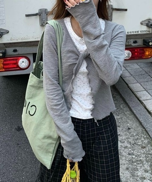 LADY LIKE(レディライク)の「【春夏新作】タンク付きメローステッチトップス2点セット(Tシャツ/カットソー・レディース・グレー/ネイビー・M)」の15枚目の写真