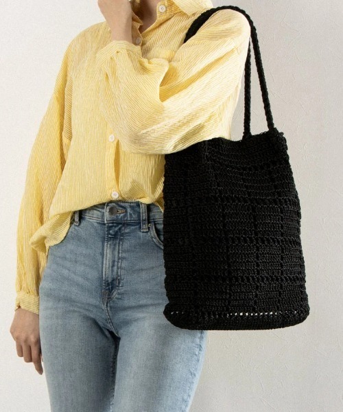 CACHELLIE（カシェリエ）の「KNIT TOTE / M（トートバッグ・レディース・ベージュ/ブラック・FREE）」の2枚目の写真