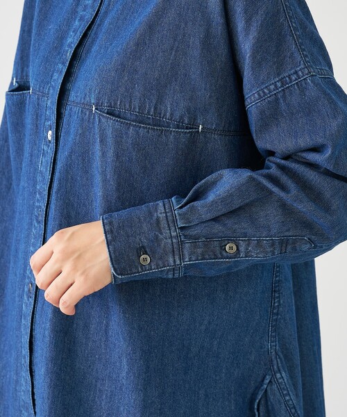 collex(コレックス)の「ライトオンスデニムシャツ(シャツ/ブラウス・レディース・ネイビー/ライトブルー・フリー)」の7枚目の写真