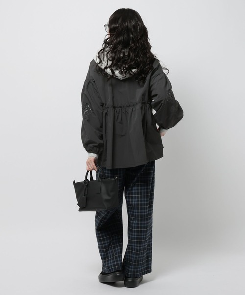 niko and...(ニコアンド)の「袖ぽわっと刺繍ブルゾン(ブルゾン・レディース・ライトブルー/アイボリー/ブラック・FREE)」の21枚目の写真