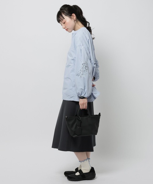 niko and...(ニコアンド)の「袖ぽわっと刺繍ブルゾン(ブルゾン・レディース・ライトブルー/アイボリー/ブラック・FREE)」の9枚目の写真