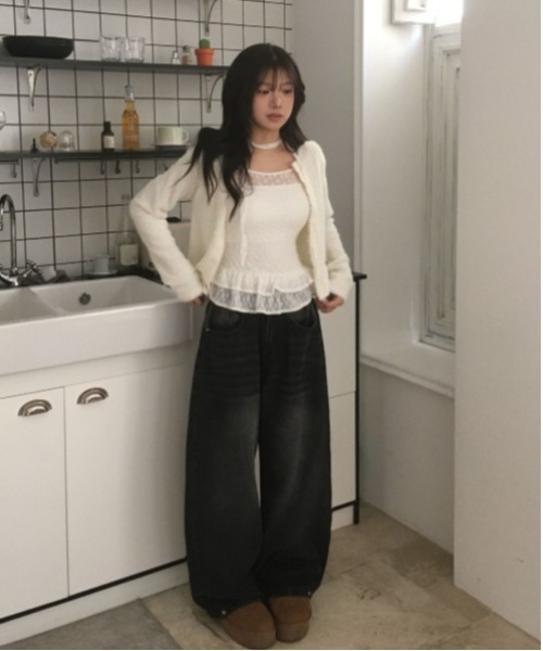 Vini(ヴィニ)の「シャーリングレース タイ付きペプラムブラウス(Tシャツ/カットソー・レディース・アイボリー・FREE)」の3枚目の写真