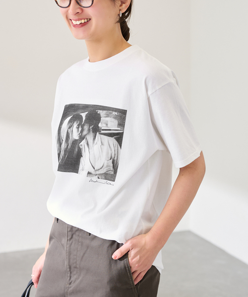 FRAMeWORK(フレームワーク)の「COUTURE D`ADAM/クチュールドアダム jane&sarge in the taxi TEE(Tシャツ/カットソー・レディース・ホワイト・FREE)」の6枚目の写真