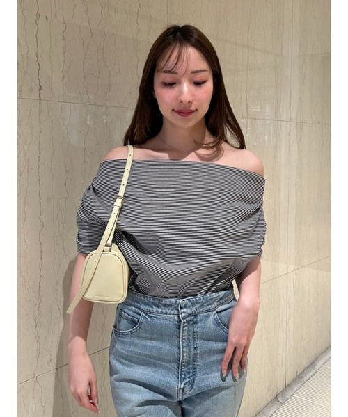 FRAY I.D（フレイアイディー）の「ドレープネックオフショルカットソー／ウォッシャブル（Tシャツ/カットソー・レディース・ライトブルー/その他/ホワイト/ピンク/ブラウン/チャコールグレー/ネイビー・1/0）」の7枚目の写真