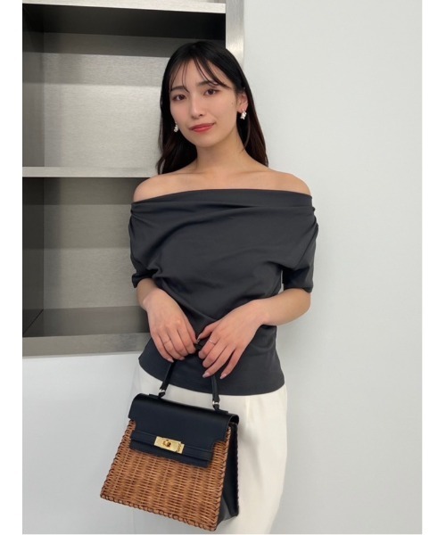 FRAY I.D(フレイアイディー)の「ドレープネックオフショルカットソー/ウォッシャブル(Tシャツ/カットソー・レディース・ライトブルー/その他/ホワイト/ピンク/ブラウン/チャコールグレー/ネイビー・1/0)」の16枚目の写真