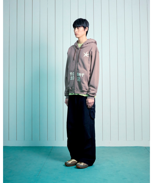 THECOLDESTMOMENT(ザコールデストモーメント)の「TCM logo applique hooded zip-up (brown)(パーカー・レディース・その他・MEDIUM/LARGE/SMALL)」の2枚目の写真