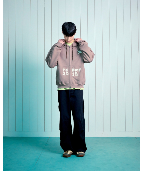 THECOLDESTMOMENT(ザコールデストモーメント)の「TCM logo applique hooded zip-up (brown)(パーカー・レディース・その他・MEDIUM/LARGE/SMALL)」の4枚目の写真