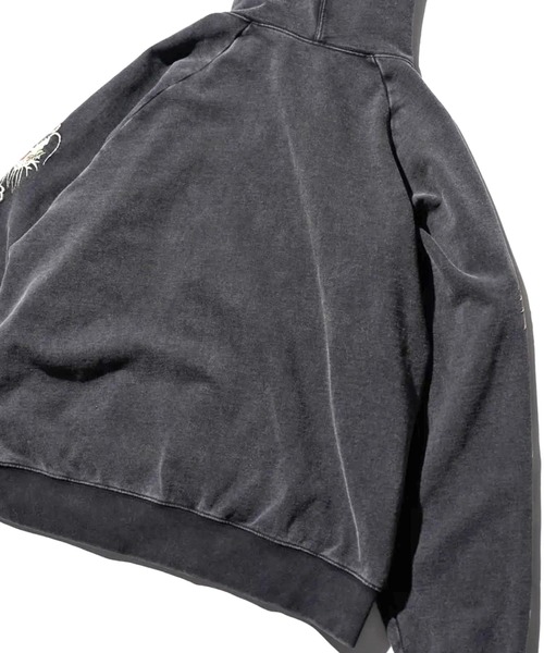 THRIFTY LOOK(スリフティールック)の「Thrifty look EMBROIDERY ZIP-UP PARKA(パーカー・メンズ・ブラック/グレー・L/M)」の6枚目の写真