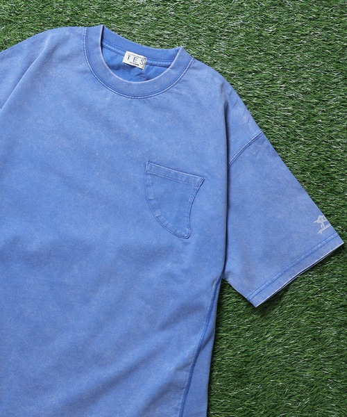 The Endless Summer(エンドレスサマー)の「TES CHEMICAL WASH FIN POCKET T-SHIRT / ビッグシルエットTシャツ(Tシャツ/カットソー・メンズ・ブラック/チャコール/ネイビー/イエロー/オレンジ/ピンク・X-LARGE/LARGE/MEDIUM/SMALL)」の3枚目の写真