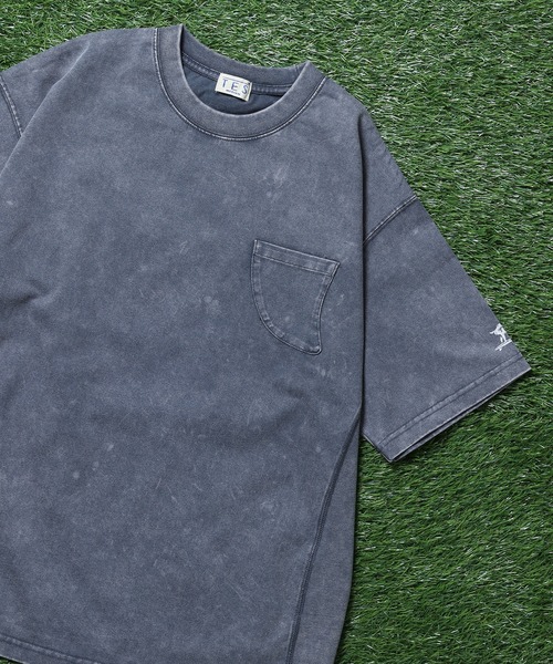 The Endless Summer(エンドレスサマー)の「TES CHEMICAL WASH FIN POCKET T-SHIRT / ビッグシルエットTシャツ(Tシャツ/カットソー・メンズ・ブラック/チャコール/ネイビー/イエロー/オレンジ/ピンク・X-LARGE/LARGE/MEDIUM/SMALL)」の2枚目の写真