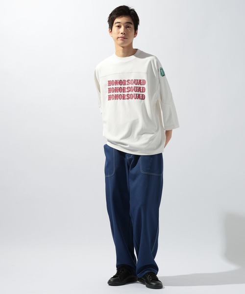 niko and...（ニコアンド）の「フットボールプリントT（Tシャツ/カットソー・メンズ・チャコール/グリーン/オフホワイト・LARGE/MEDIUM）」の4枚目の写真