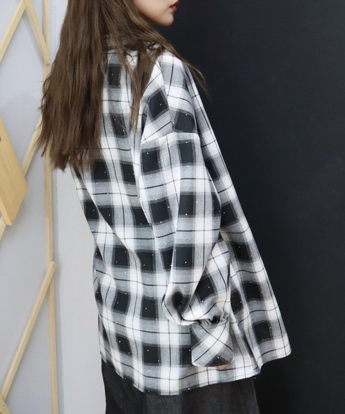 CECIL McBEE(セシルマクビー)の「ラインストーン付きエコチェックシャツ(シャツ/ブラウス・レディース・ブラック/ブルー・LARGE/MEDIUM)」の10枚目の写真