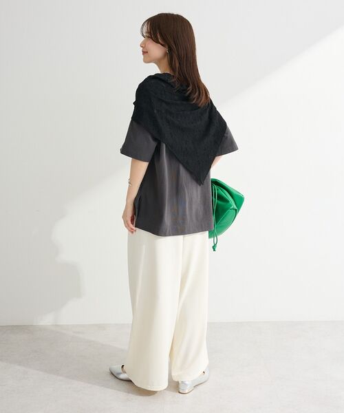 Green Parks(グリーンパークス)の「SET2点フォトTシャツ+レーススカーフ(Tシャツ/カットソー・レディース・ブラウン/オフホワイト/チャコールグレー・FREE)」の18枚目の写真