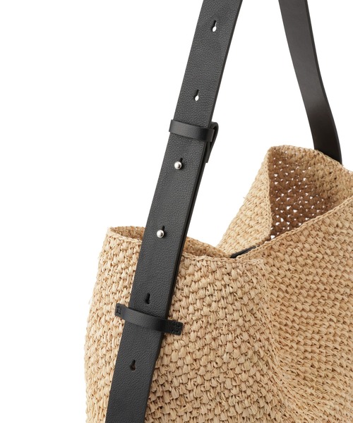 SALON adam et rope'(サロン アダム エ ロペ)の「【W S(ドゥーブル)】レザーハンドルラフィアバッグ(ショルダーバッグ・レディース・ベージュ・FREE)」の20枚目の写真