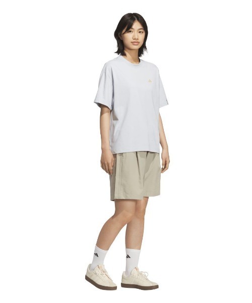 adidas(アディダス)の「アディダス adidas エッセンシャルズ プラス スモールロゴ ルーズフィット半袖Tシャツ(Tシャツ/カットソー・レディース・ブルー/ホワイト・S/M/L/XL)」の10枚目の写真