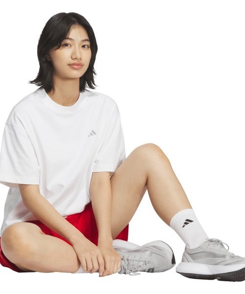 adidas(アディダス)の「アディダス adidas エッセンシャルズ プラス スモールロゴ ルーズフィット半袖Tシャツ(Tシャツ/カットソー・レディース・ブルー/ホワイト・S/M/L/XL)」の4枚目の写真