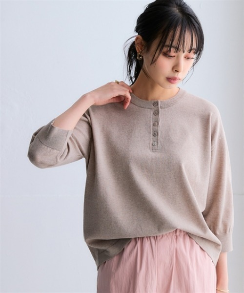 nissen(ニッセン)の「さらっとかるい綿混ヘンリーネック7分袖ニットトップス【接触冷感・毛玉になりにくい・洗濯機で洗える・UVカット】(ニット/セーター・レディース・ブラック/ホワイト×ブラック/サックスブルー/グレー/モカ・S/M/L/LL/3L)」の15枚目の写真