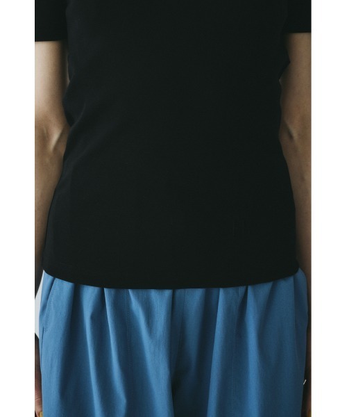 HeRIN.CYE（ヘリンドットサイ）の「Back open cut tops　　バックオープンカットトップス（Tシャツ/カットソー・レディース・ライトピンク/ブラック/オフホワイト・FREE）」の12枚目の写真