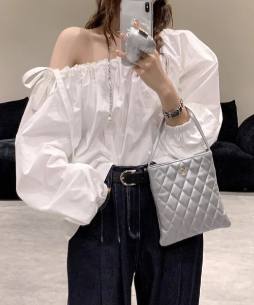 FREE STYLISTS(フリー スタイリスト)の「YUGA_YGMC Korean style off-the-shoulder blouse(シャツ/ブラウス・レディース・ブラック/ホワイト・FREE)」の8枚目の写真