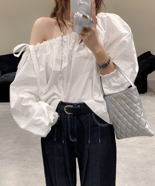 FREE STYLISTS(フリー スタイリスト)の「YUGA_YGMC Korean style off-the-shoulder blouse(シャツ/ブラウス・レディース・ブラック/ホワイト・FREE)」の10枚目の写真