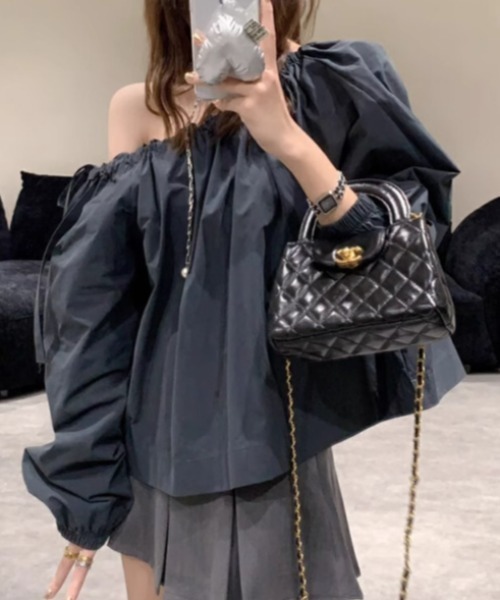 FREE STYLISTS(フリー スタイリスト)の「YUGA_YGMC Korean style off-the-shoulder blouse(シャツ/ブラウス・レディース・ブラック/ホワイト・FREE)」の16枚目の写真