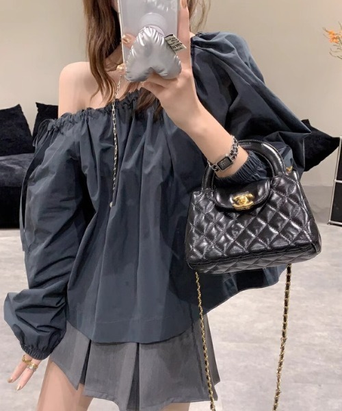 FREE STYLISTS(フリー スタイリスト)の「YUGA_YGMC Korean style off-the-shoulder blouse(シャツ/ブラウス・レディース・ブラック/ホワイト・FREE)」の17枚目の写真