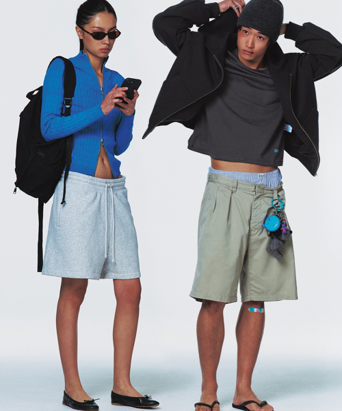 ERA(エラ)の「UNISEX ERA OVERSIZED HOODED ZIP-UP - MELANGE GRAY(パーカー・レディース・グレー・LARGE/SMALL/MEDIUM)」の14枚目の写真