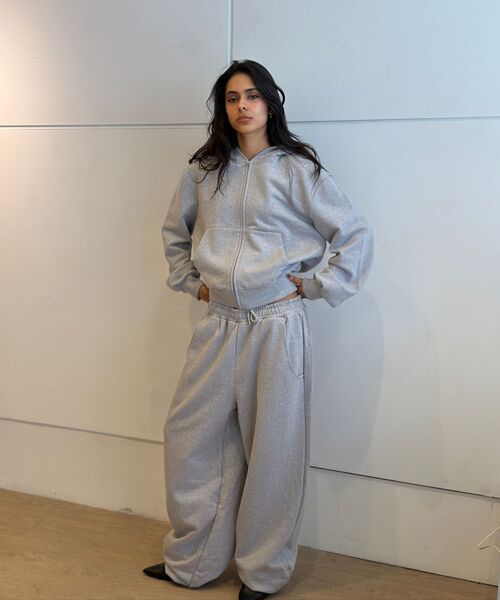 ERA(エラ)の「UNISEX ERA OVERSIZED HOODED ZIP-UP - MELANGE GRAY(パーカー・レディース・グレー・LARGE/SMALL/MEDIUM)」の15枚目の写真