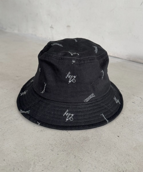 THRASHER(スラッシャー)の「THRASHER ロゴワッペン キッズ バケットハット(総柄デザイン)(ハット・キッズ・キャメル/ネイビー/ブラック・54cm)」の20枚目の写真