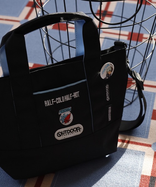 OUTDOOR PRODUCTS(アウトドアプロダクツ)の「僕のヒーローアカデミア×OUTDOOR PRODUCTS 缶バッチ付きトートショルダー(トートバッグ・メンズ・スカイブルー/ブラック/ターコイズブルー/グレー/オレンジ・フリー)」の4枚目の写真